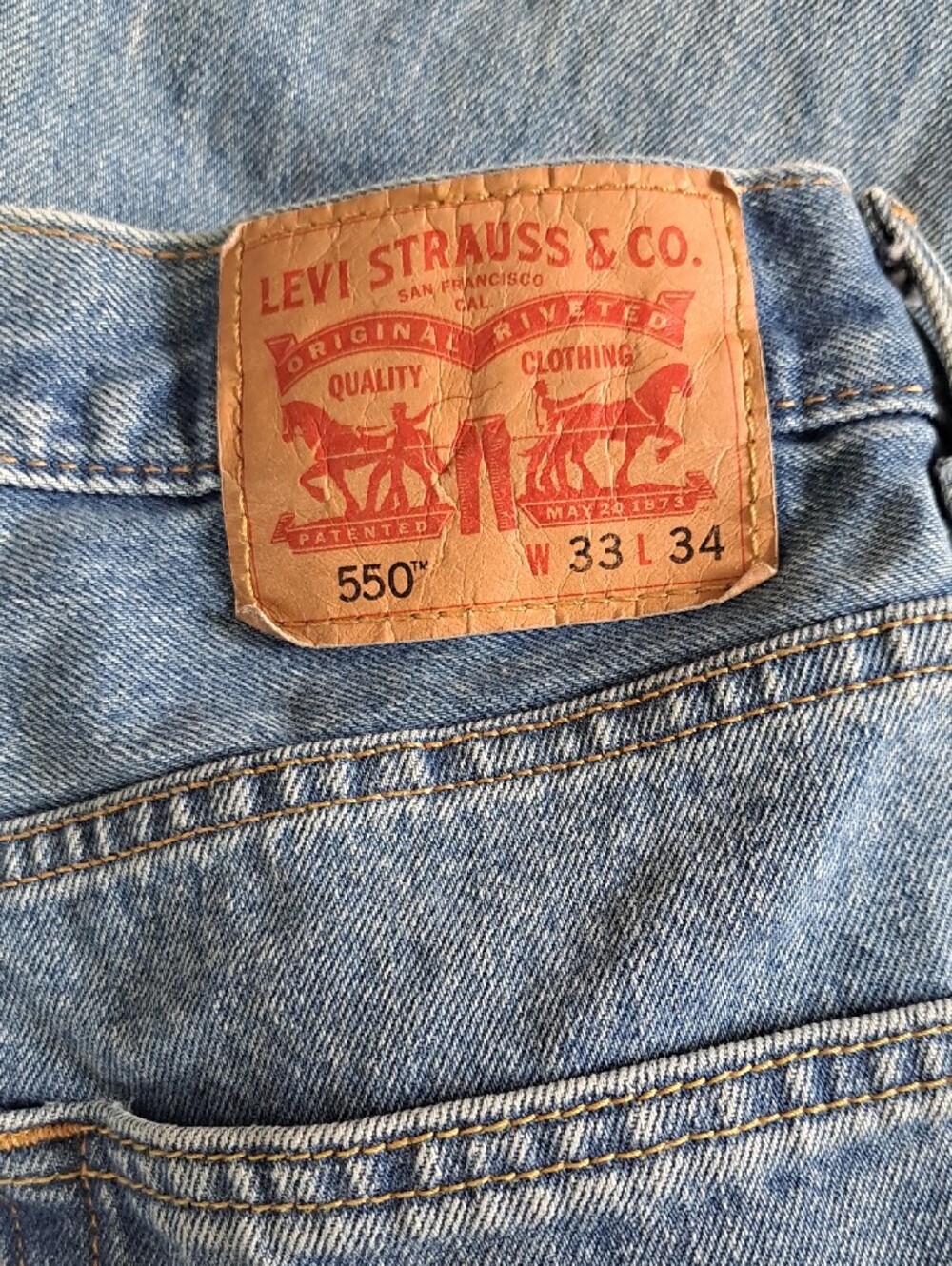 ​VTG Levi’s 550 Relaxed Fit Tapered Leg Jeans Light Stonewash 33x34 (Fits 32x32) - Picture 2 of 13